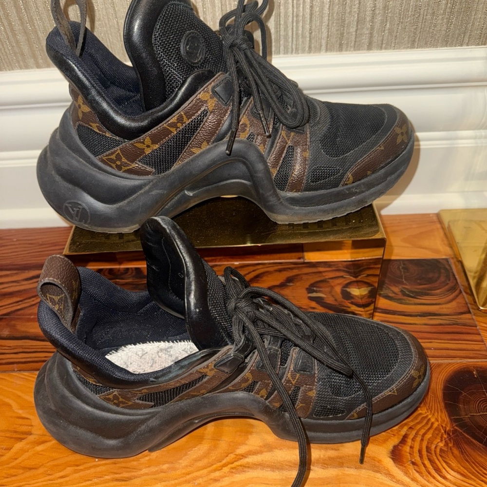 Louis Vuitton Black and Brown Sneakers - Picture 4 of 7